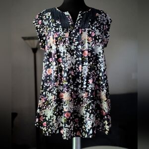 Daniel Rainn Black Floral Pintuck Tunic